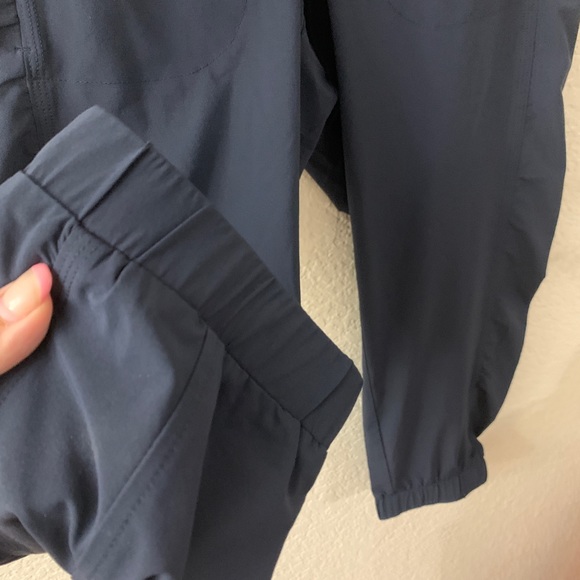 Athleta La Viva Blue Jogger Capri Pants - Picture 10 of 12